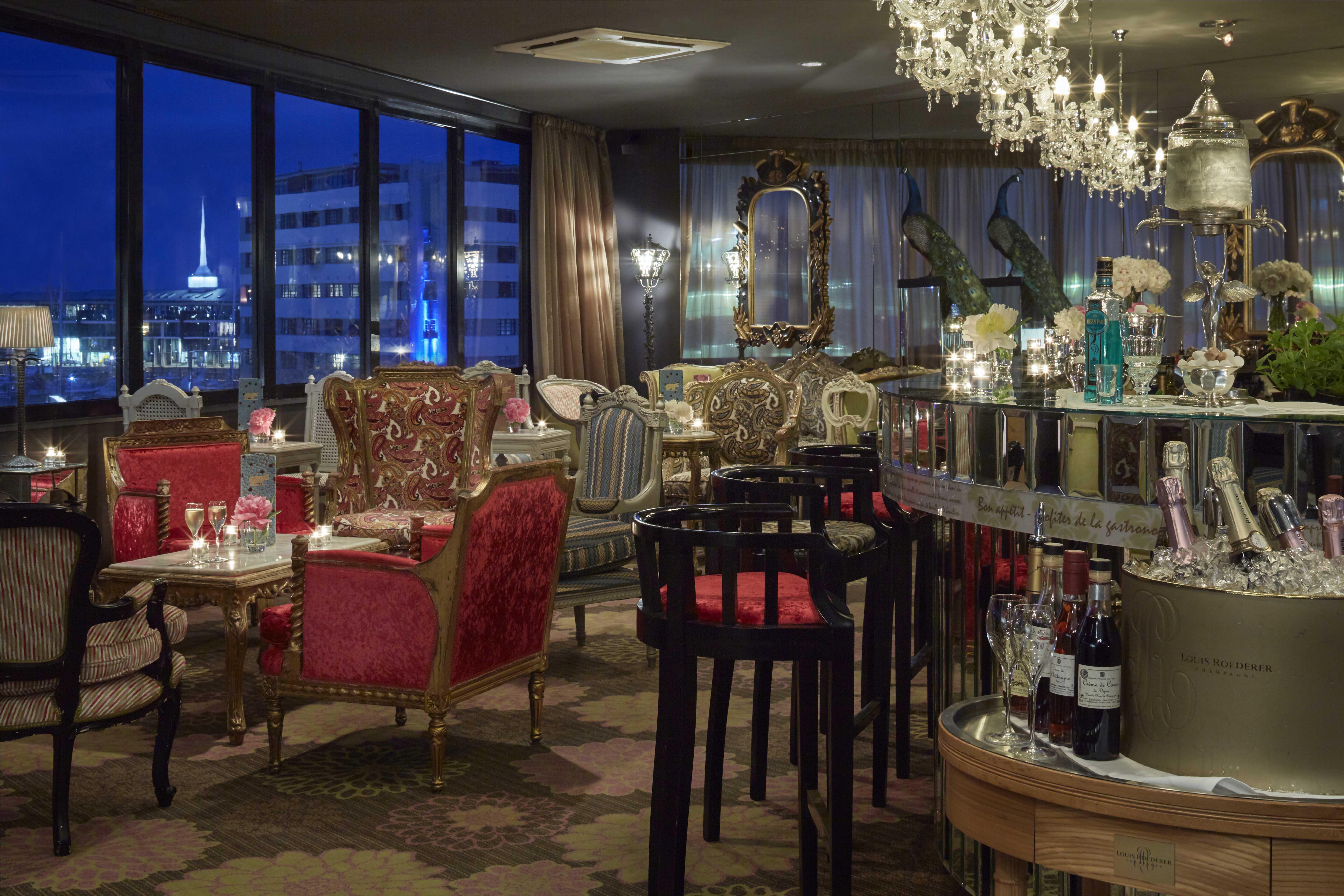 Museum Apartment Hotel, Independent Collection By Evt Wellington Ngoại thất bức ảnh The bar at the 101 bar
