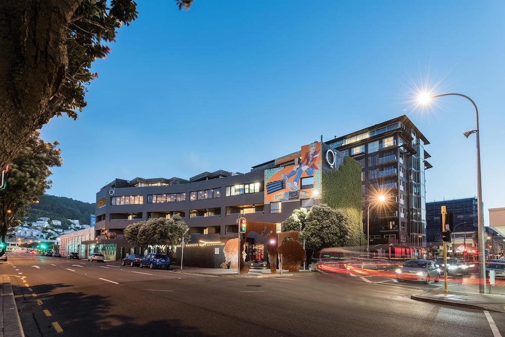 Museum Apartment Hotel, Independent Collection By Evt Wellington Ngoại thất bức ảnh The building at night